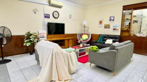 Sabah homestay 16pax stay near Imago 15minutes strong WiFi Gathering Environment house
